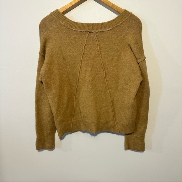 Urban Heritage Cardigan - Picture 2 of 6